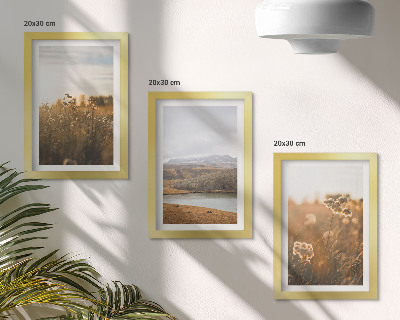 Mur de cadres Paysages avec des prairies, des montagnes et un lac en arrière-plan