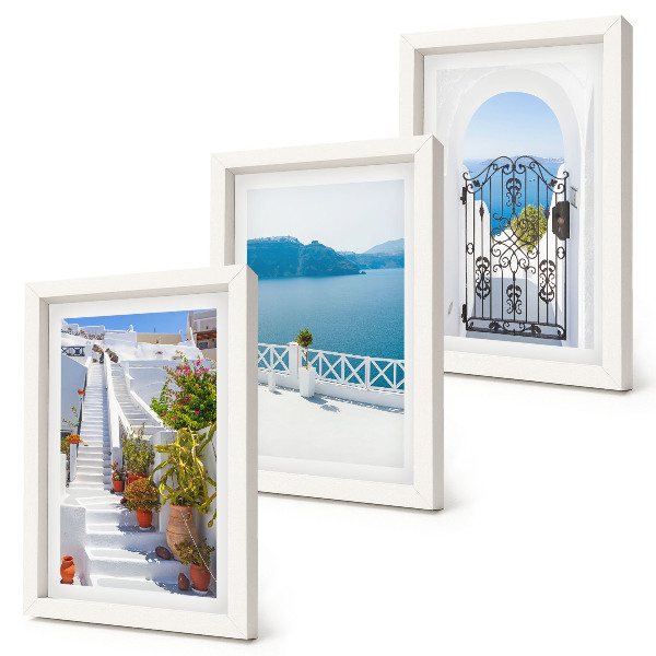 Mur de cadres Escalier blanc avec plantes, vue sur la mer et portail