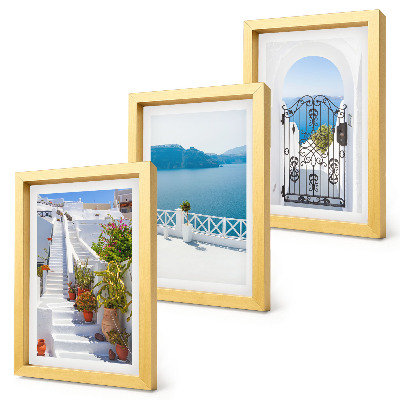Mur de cadres Escalier blanc avec plantes, vue sur la mer et portail