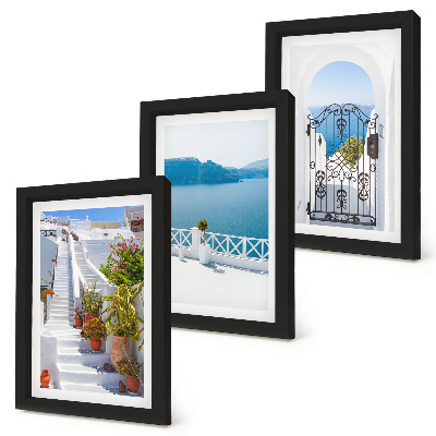 Mur de cadres Escalier blanc avec plantes, vue sur la mer et portail