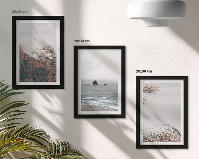 Mur de cadres Montagnes, nuages, mer et sable dans des teintes naturelles