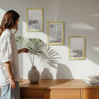 Lot de 3 tableaux représentant une végétation aquatique aux douces vues estivales