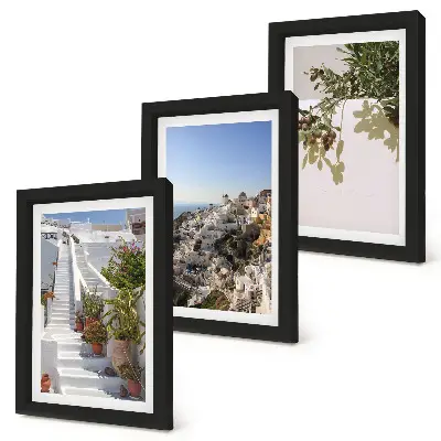Ensemble de 3 tableaux représentant des escaliers blancs à Santorin avec vue sur la ville
