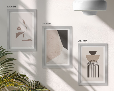 Mur de cadres Des formes géométriques abstraites et le visage d'une femme
