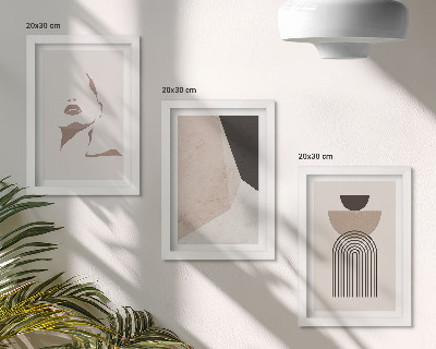 Mur de cadres Des formes géométriques abstraites et le visage d'une femme