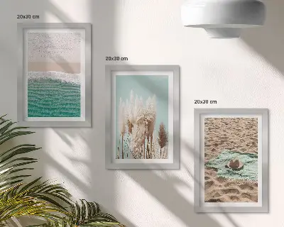 Lot de 3 tableaux représentant une plage avec des vagues, de l'herbe, un chapeau et du sable pour une ambiance détente et nature