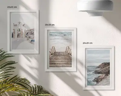 Ensemble de 3 tableaux représentant les vues de la mer et de l'architecture de Santorin sur fond de ciel