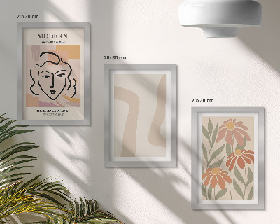 Mur de cadres Femme au style moderne avec des motifs abstraits
