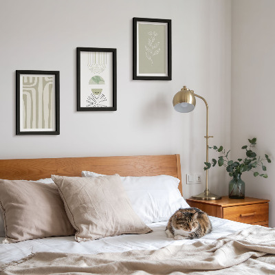 Ensemble de 3 tableaux Motifs géométriques avec des accents végétaux dans des tons de vert