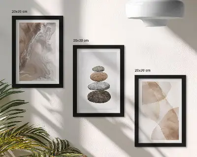 Mur de cadres formes abstraites et structures peintes dans des tons pastel