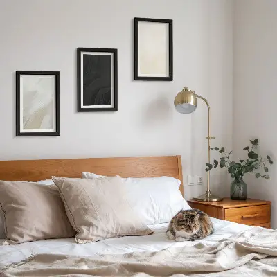 Lot de 3 tableaux aux nuances de minimalisme variées