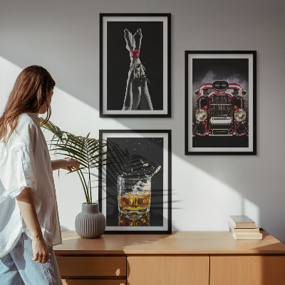 Cadre photo mural Jambes de femme rose voiture whisky