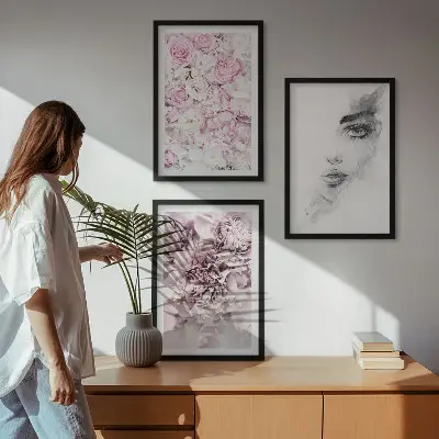 Lot de 3 tableaux pour salon motif pivoines et portrait de femme en noir et blanc