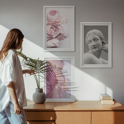 Cadre photo mural Sculpture abstraite de femme avec des pivoines