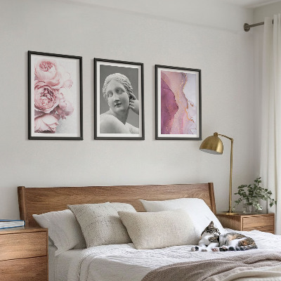 Cadre photo mural Sculpture abstraite de femme avec des pivoines
