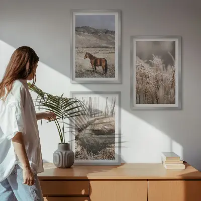 Lot de 3 tableaux pour salon représentant un paysage de chevaux dans l'herbe au bord d'un ruisseau