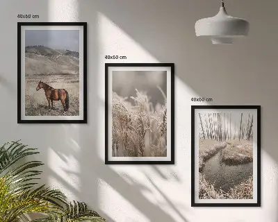 Lot de 3 tableaux pour salon représentant un paysage de chevaux dans l'herbe au bord d'un ruisseau