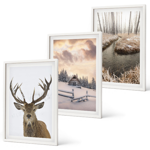 Cadre photo mural Cabane à cerfs dans un paysage d'hiver