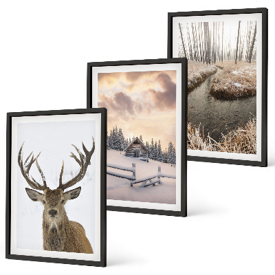 Cadre photo mural Cabane à cerfs dans un paysage d'hiver