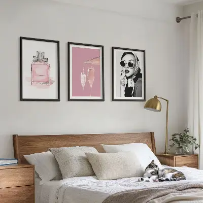 Lot de 3 tableaux pour salon avec accessoires roses élégants