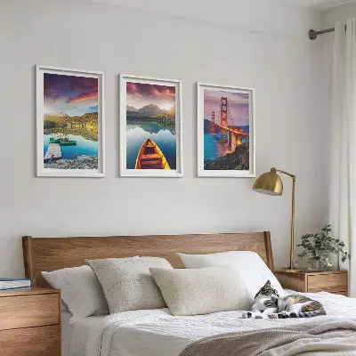 Cadre photo mural avec motif de montagnes, lac et ponts