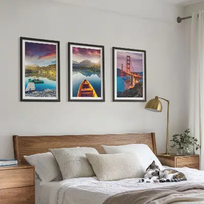Cadre photo mural avec motif de montagnes, lac et ponts