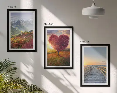 Cadre photo mural représentant des paysages de montagne avec un arbre en forme de cœur et une jetée