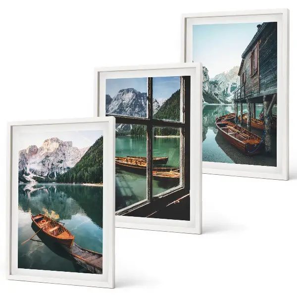 Cadre photo mural représentant une maison de bateaux sur un lac de montagne