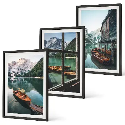 Cadre photo mural représentant une maison de bateaux sur un lac de montagne