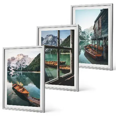 Cadre photo mural représentant une maison de bateaux sur un lac de montagne