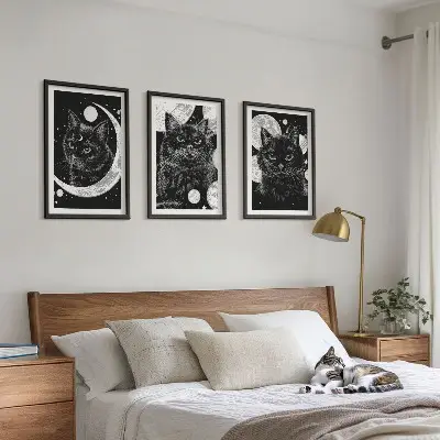 Lot de 3 tableaux pour salon représentant des chats noirs dans un espace lunaire