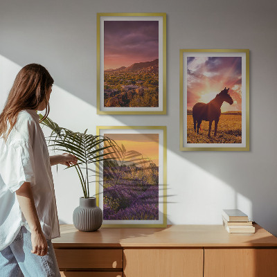 Cadre photo mural Paysage de montagne avec un cheval