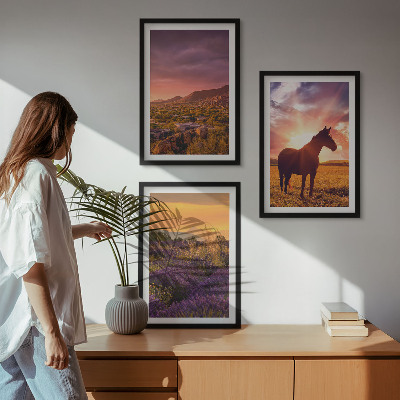 Cadre photo mural Paysage de montagne avec un cheval