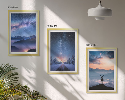 Cadre photo mural Ciel nocturne montagnes brouillard cerf