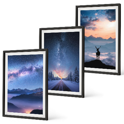 Cadre photo mural Ciel nocturne montagnes brouillard cerf