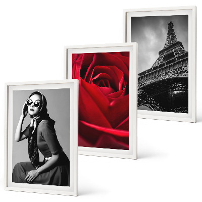 Cadre photo mural Parisienne avec des lunettes Eiffel