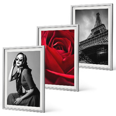 Cadre photo mural Parisienne avec des lunettes Eiffel