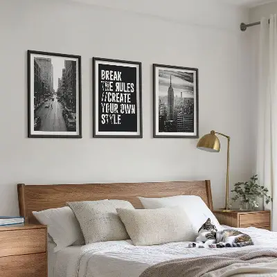 Lot de 3 tableaux pour salon représentant des rues de ville en noir et blanc