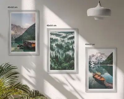 Cadre photo mural lac de montagne avec bateau et brouillard forestier