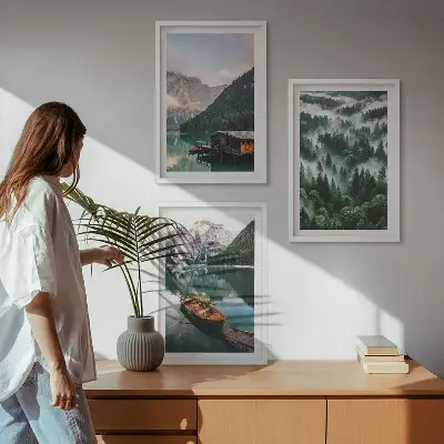 Cadre photo mural lac de montagne avec bateau et brouillard forestier