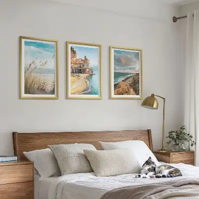 Lot de 3 tableaux pour salon représentant des paysages de plage, de falaises et de ville