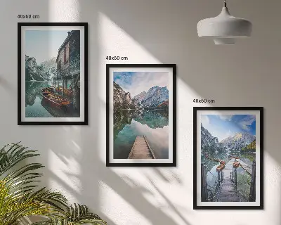 Lot de 3 tableaux pour salon représentant un lac avec des montagnes et des bateaux en bois