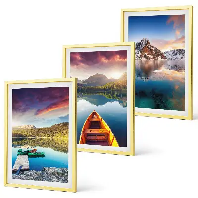 Cadre photo mural avec paysage de lacs montagnes et bateau