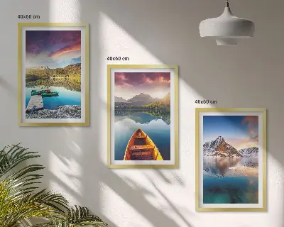 Cadre photo mural avec paysage de lacs montagnes et bateau
