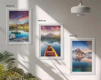 Cadre photo mural avec paysage de lacs montagnes et bateau