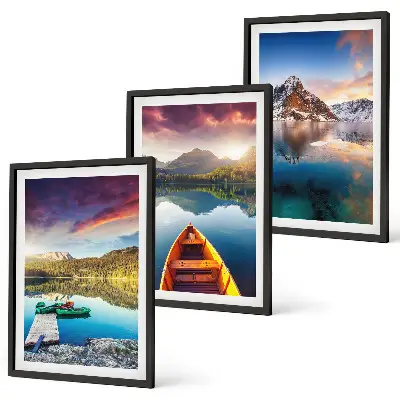 Cadre photo mural avec paysage de lacs montagnes et bateau