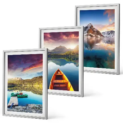 Cadre photo mural avec paysage de lacs montagnes et bateau
