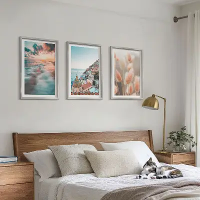 Lot de 3 tableaux pour salon représentant un coucher de soleil sur la mer avec des maisons et des fleurs