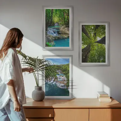 Cadre photo mural représentant des cascades d'eau en forêt verte