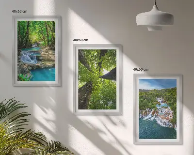 Cadre photo mural représentant des cascades d'eau en forêt verte